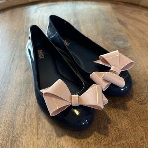 Euc Melissa bow flat